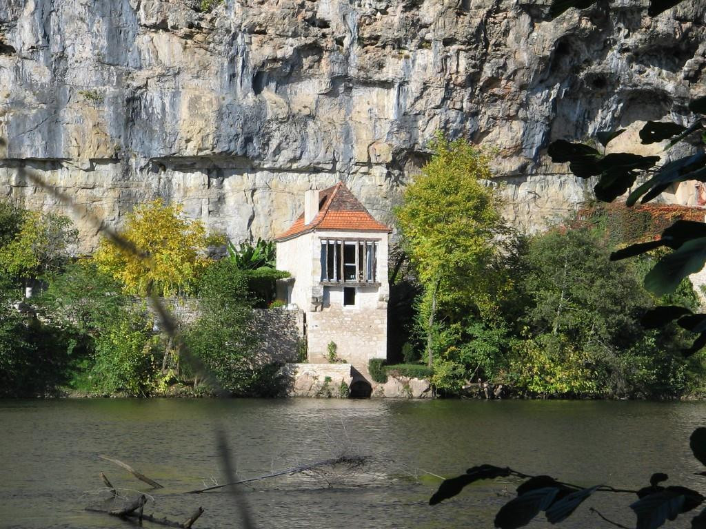 photo 0