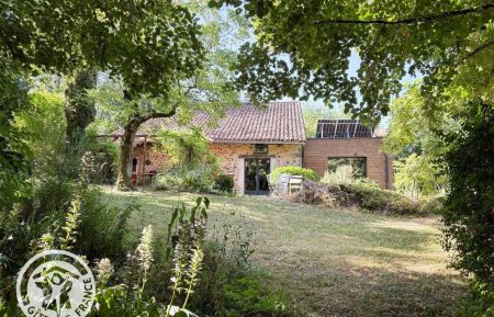 G&icirc;te n&deg;46G13378 FRAYSSINHES - Lot - La Maison du bord des Bois - photo
