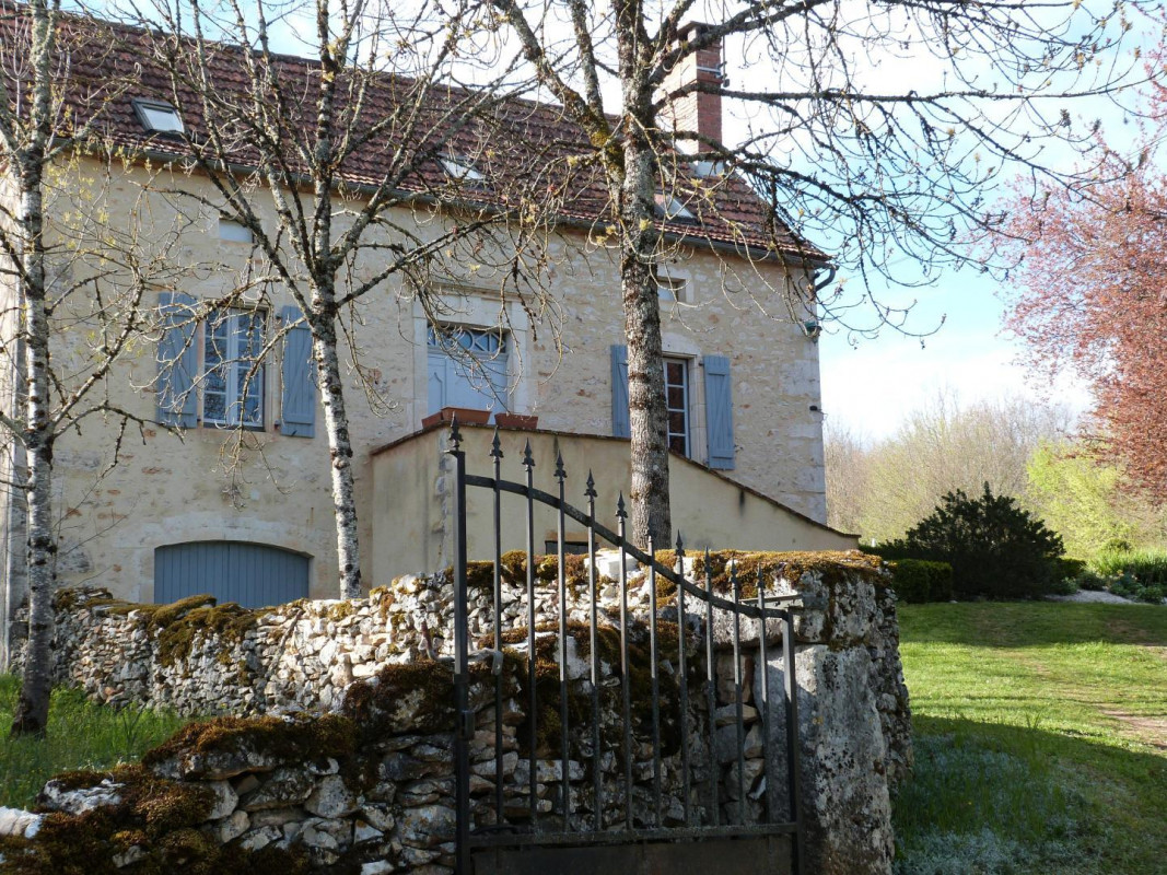 photo 0