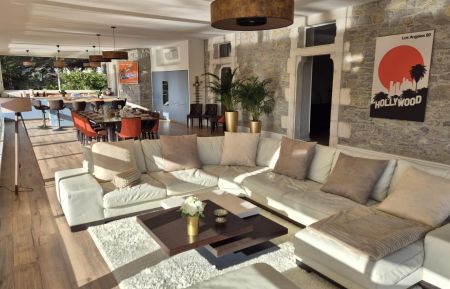G&icirc;te n&deg;46G13312 Bellefont-La Rauze - Lot - V&eacute;randa