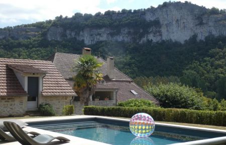 Une vue magnifique sur les falaises
Fond plat, profondeur 1m50 Gîte n°46G11919 Brengues - Lot - Une vue magnifique sur les falaises
Fond plat, profondeur 1m50