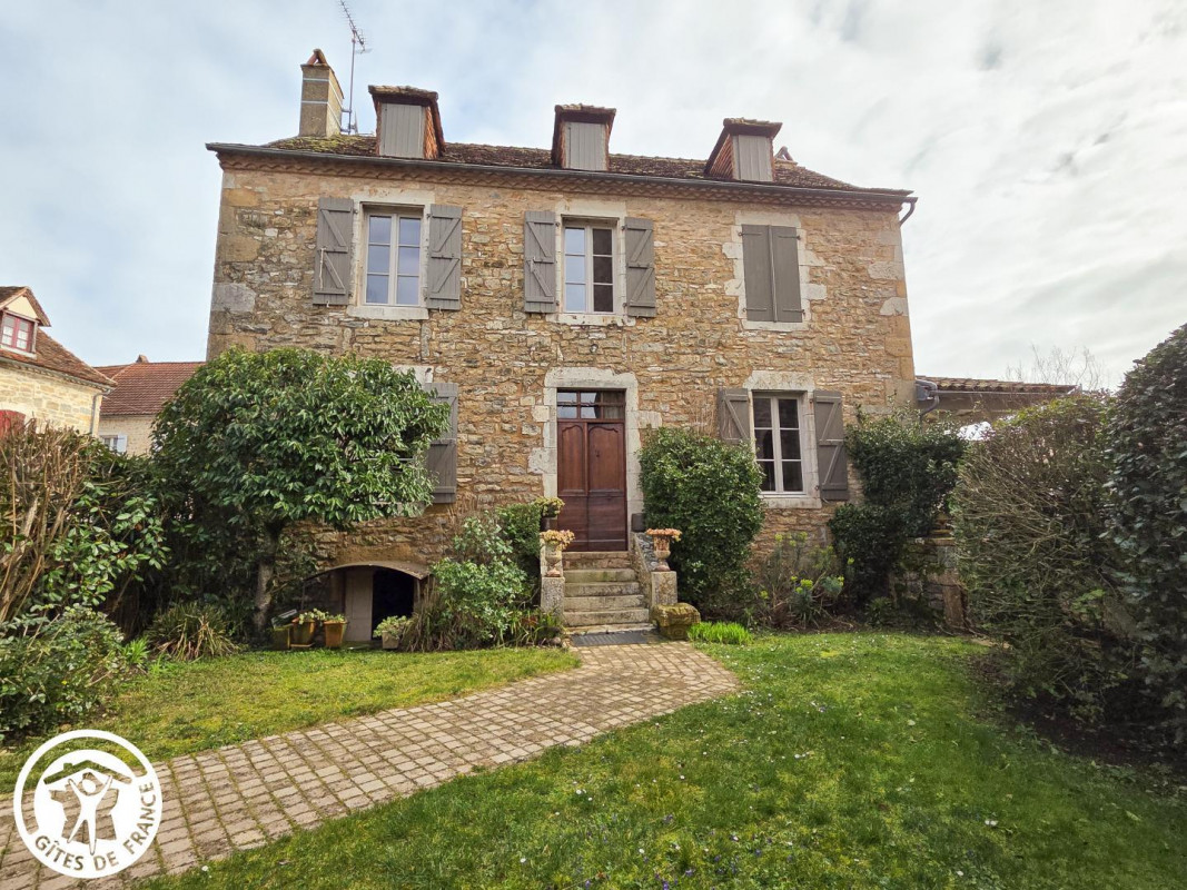 photo 0